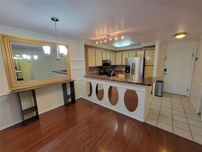 14013 Fairway Island Dr in Orlando, FL - Building Photo - Building Photo