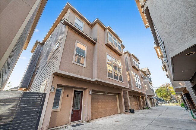 property at 1002 W 22nd St