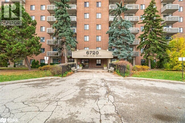 6720 Glen Erin Dr in Mississauga, ON - Building Photo - Building Photo