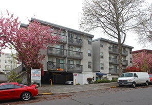 Forde Apartments in Seattle, WA - Building Photo