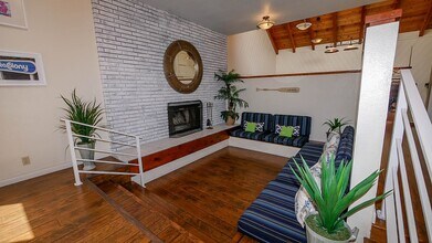 3825 Caminito Litoral in San Diego, CA - Building Photo - Building Photo