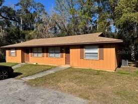 20009 Suncrest Dr in Brooksville, FL - Building Photo