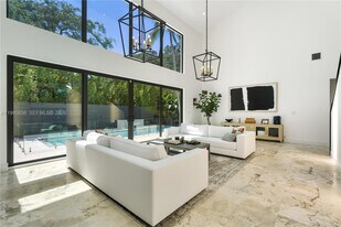 3782 El Prado Blvd in Miami, FL - Building Photo