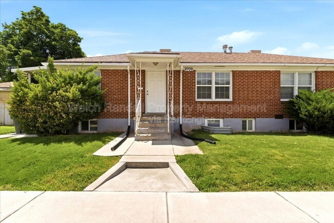 property at 2709 Gramercy Ave