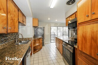 8020 N Ola Ave in Tampa, FL - Building Photo - Building Photo