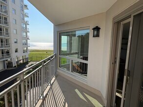 219 E Grand Ave, Unit 3C in Old Orchard Beach, ME - Foto de edificio - Building Photo