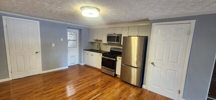46 Warren St, Unit 1 in New Haven, CT - Foto de edificio - Building Photo