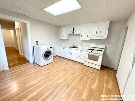 122 Buttonwood St, Unit #1 in Boston, MA - Building Photo