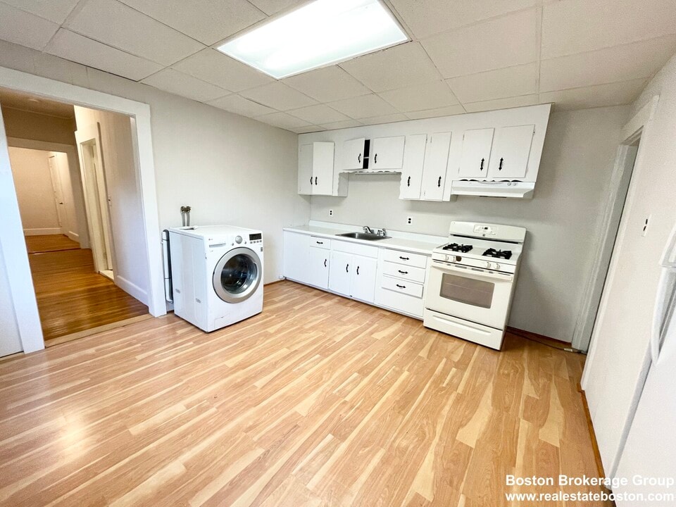 122 Buttonwood St, Unit #1 in Boston, MA - Building Photo