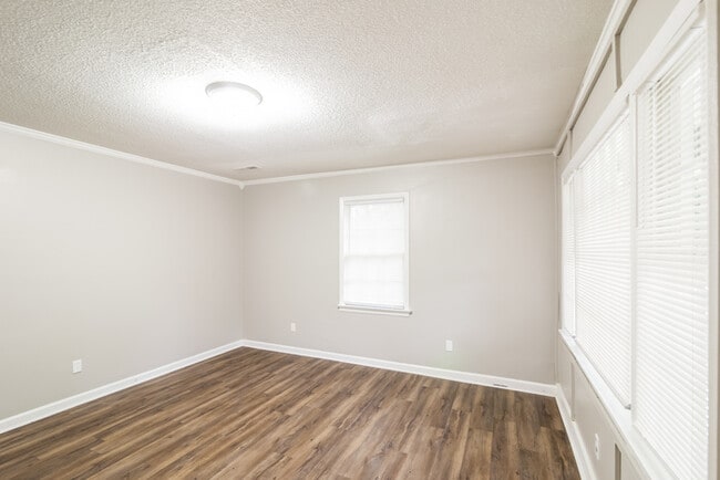 221 Birch Ln in Summerville, SC - Building Photo - Building Photo