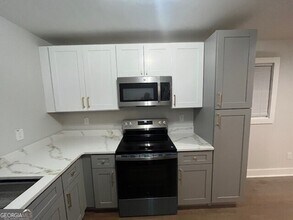 635 Birchwood Ln SW in Marietta, GA - Foto de edificio - Building Photo