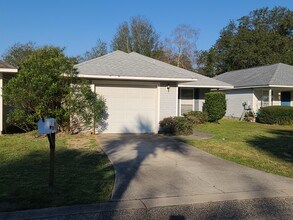 2787 Bay Club Dr in Navarre, FL - Building Photo - Building Photo