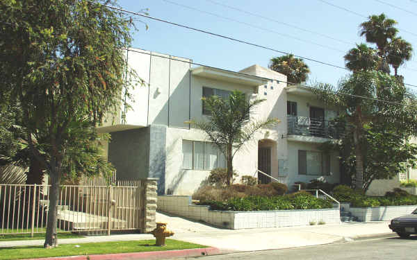 721 W Hyde Park Blvd in Inglewood, CA - Building Photo - Building Photo