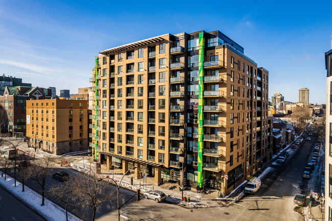 Le POM Condos in Montréal, QC - Building Photo - Building Photo