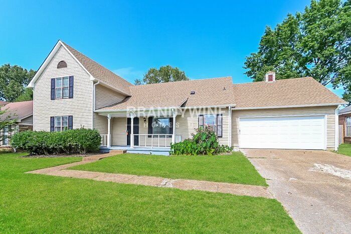 7104 Atherton Cove in Memphis, TN - Building Photo