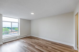 378 Vine in St Catharines, ON - Building Photo - Interior Photo