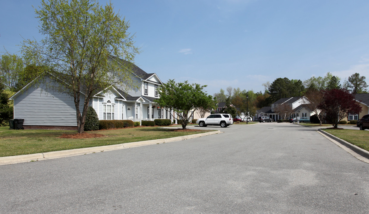 Sterling Pointe Town Homes in Goldsboro, NC - Building Photo