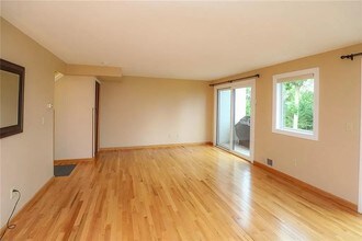 5 Harbour Ln in Canandaigua, NY - Building Photo - Building Photo