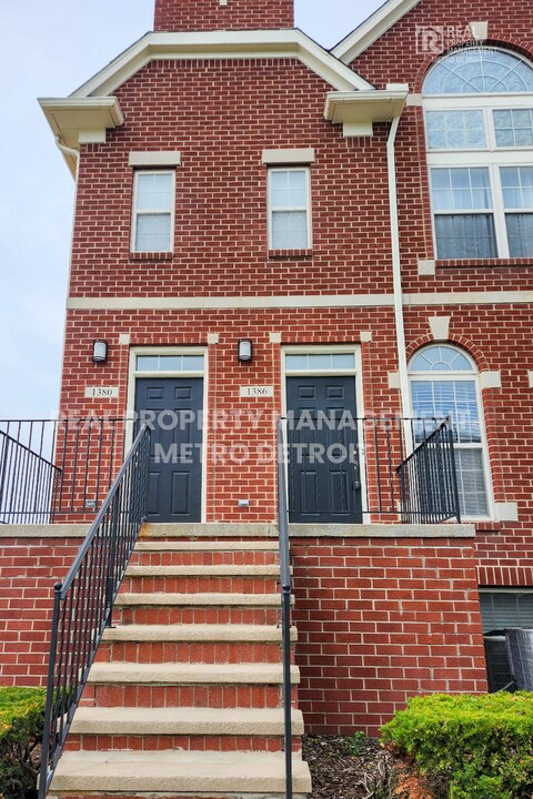 1386 Raliegh Pl in Troy, MI - Building Photo