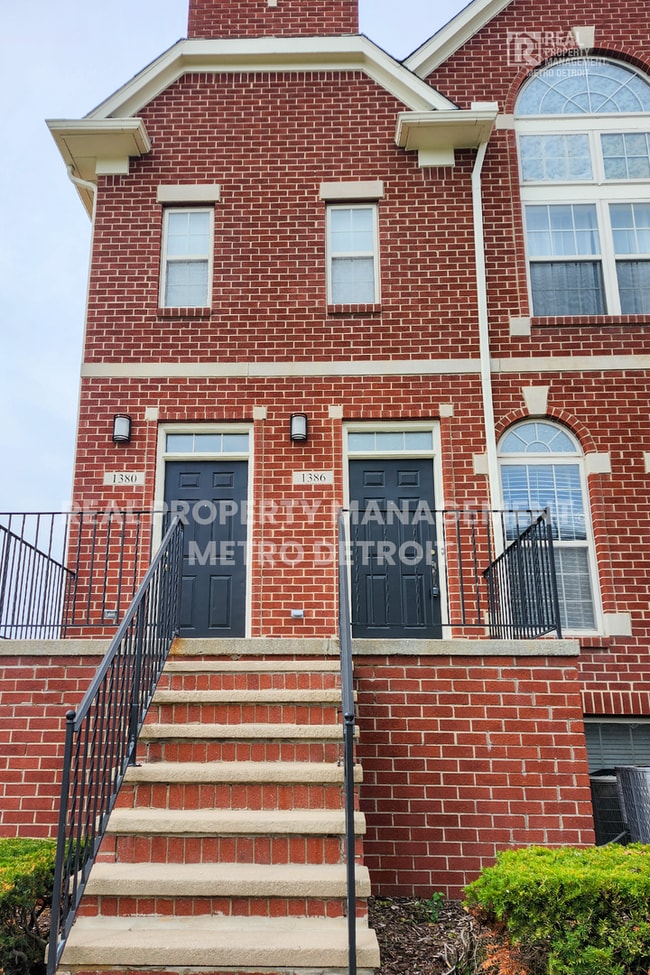 property at 1386 Raliegh Pl