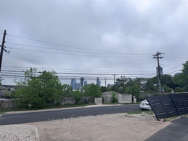 201 Academy Dr in Austin, TX - Building Photo - Building Photo
