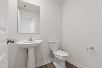 18 Anderson Dr in Bridgeport, PA - Building Photo - Building Photo