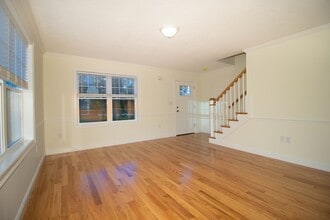 5 W Chapel St in Abington, MA - Building Photo - Building Photo