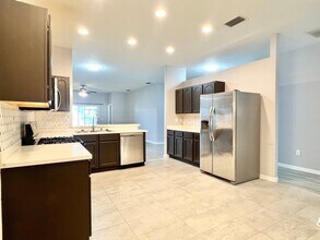 1131 Zephyrhills Byp in Zephyrhills, FL - Building Photo - Building Photo