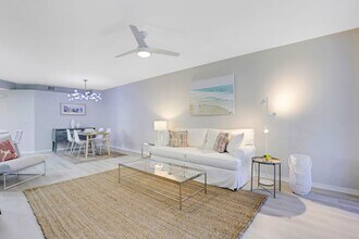 6801 Satinleaf Rd S in Naples, FL - Building Photo - Building Photo