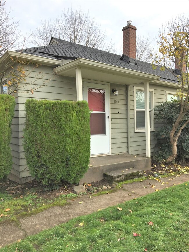 property at 1612-1618-1618 N Killingsworth St