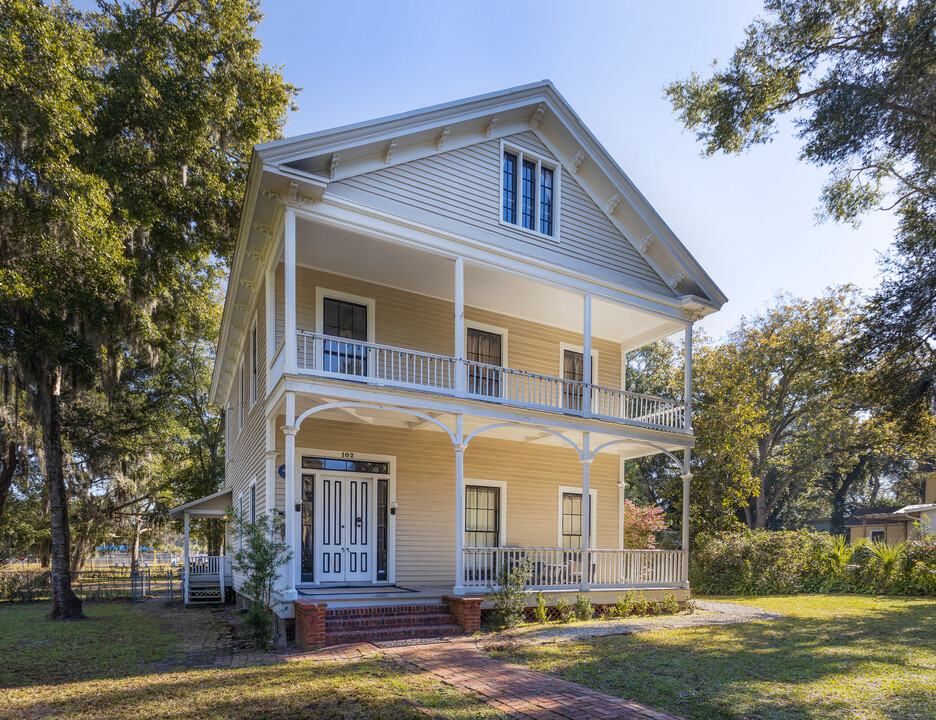 102 S 10th St in Fernandina Beach, FL - Building Photo