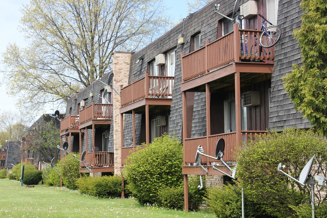 The Oaks in Lorain, OH - Building Photo