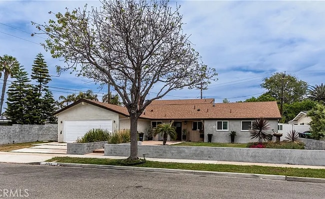 2750 San Carlos Ln in Costa Mesa, CA - Building Photo - Building Photo