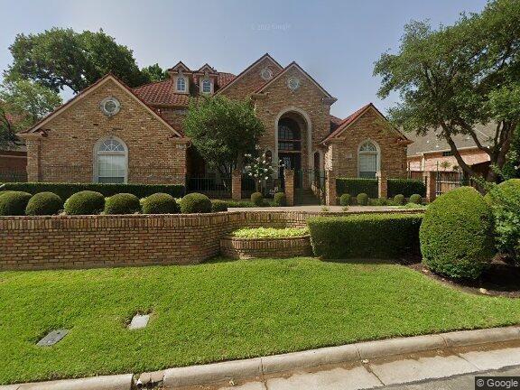 property at 2423 River Rock Cir