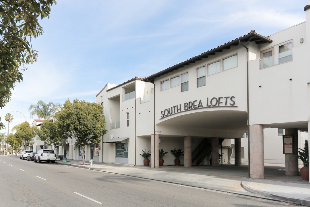 South Brea Lofts in Brea, CA - Foto de edificio