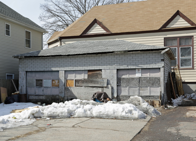 604 Monroe Ave in Elizabeth, NJ - Building Photo - Building Photo