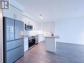 75 Oneida Crescent in Richmond Hill, ON - Building Photo - Building Photo