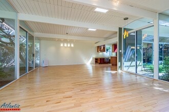 739 Holly Oak Dr in Palo Alto, CA - Building Photo - Building Photo