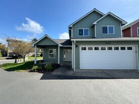 2632 SW Brant St in Newport, OR - Building Photo