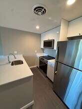 50 Evergreen St, Unit 31 in Boston, MA - Foto de edificio - Building Photo