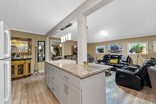 170 Kingston Ave in Daytona Beach, FL - Building Photo