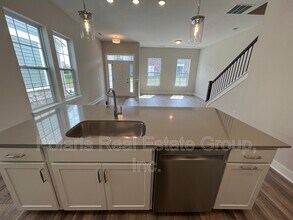 561 Steinbeck Pl in Carmel, IN - Foto de edificio - Building Photo