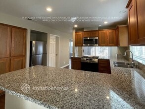 8848 Redwater Dr in Antelope, CA - Foto de edificio - Building Photo