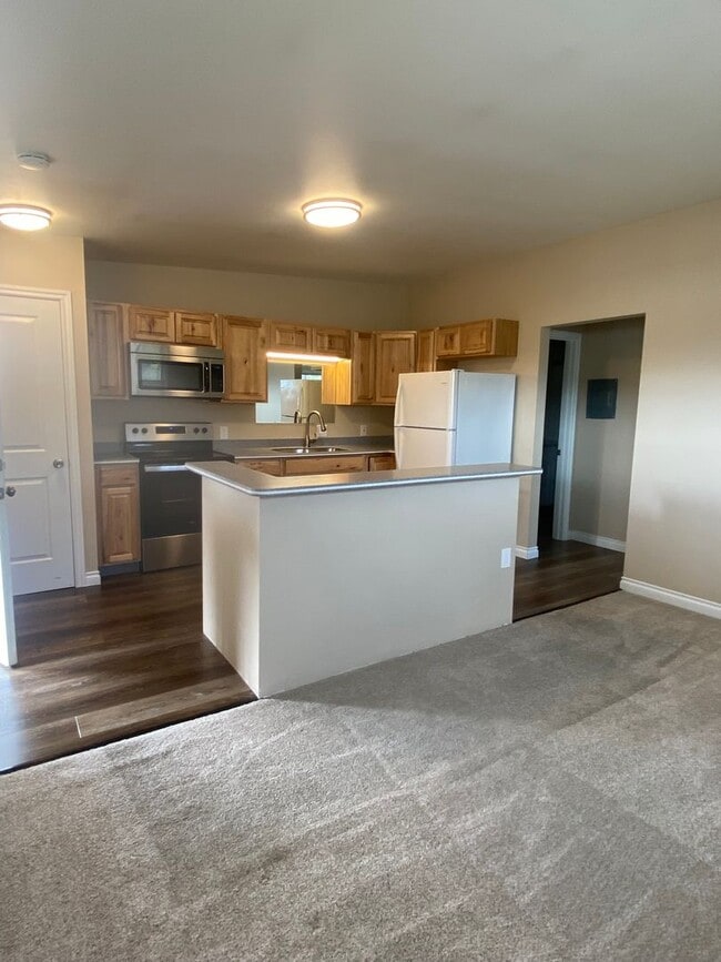 3907 Carolina Dr in Anchorage, AK - Building Photo - Building Photo
