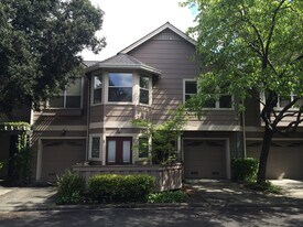 413 Hillwood Ct in Mountain View, CA - Building Photo