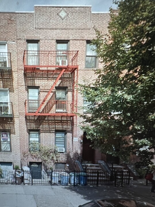 2321 28th Ave in Astoria, NY - Building Photo