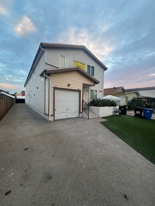 422 E 101st St in Los Angeles, CA - Foto de edificio