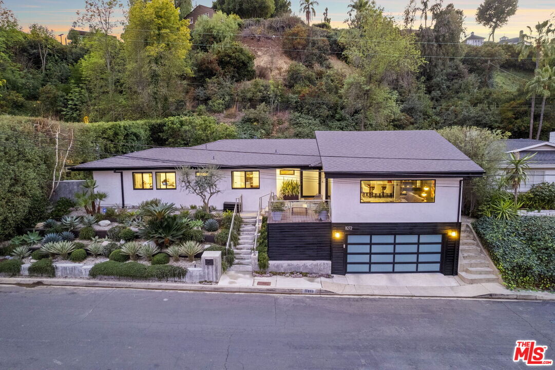 11272 Laurie Dr in Los Angeles, CA - Building Photo