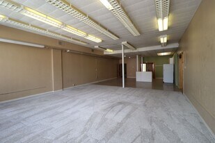 208 N Broadway St in Abilene, KS - Building Photo