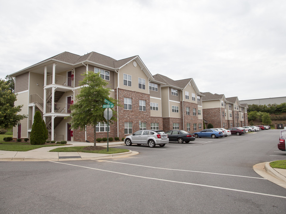 Greylin Ridge Apartments in Statesville, NC - Building Photo